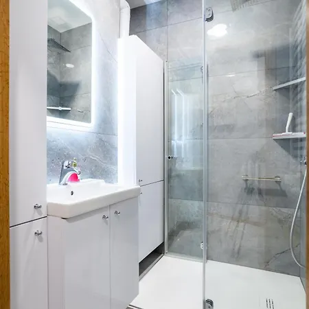 Victus Apartamenty, Vouge